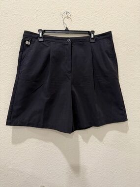Ladies Charter Club Golf black shorts with Coolmax size 16 - Good